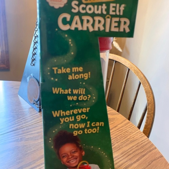 Official Elf on the Shelf 
Scout Elf Carrier
New in box

Elf not included - Picture 4 of 8